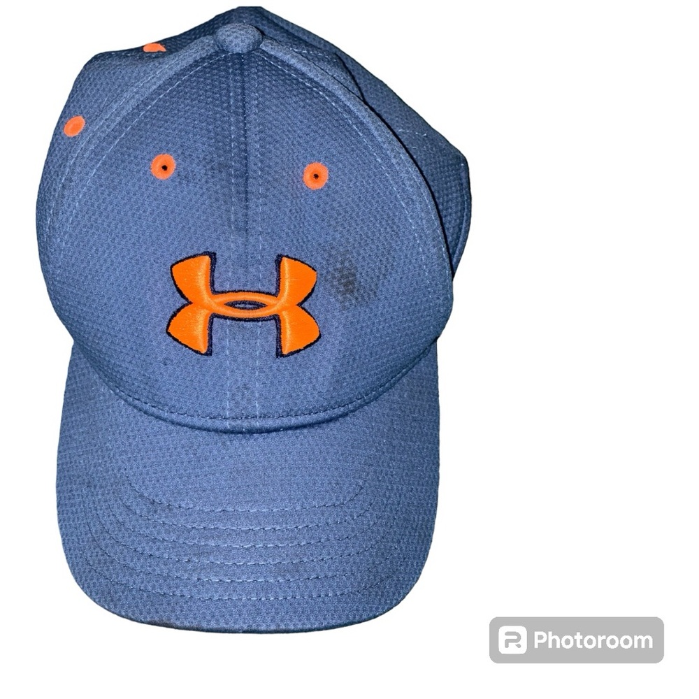Gently worn youth baseball hat. Has some stains.
